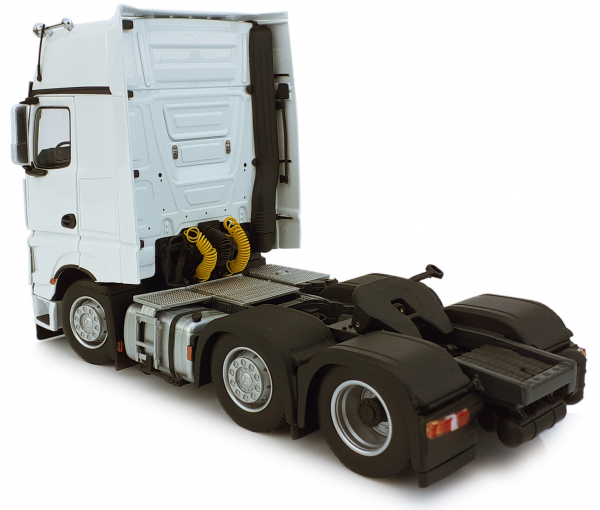 MarGe Models 1912-01 Mercedes Benz Actros Gigaspace 6x2 white