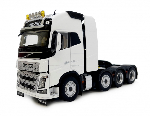 MarGe Models 1915-04 Volvo FH16 8x4 clear white