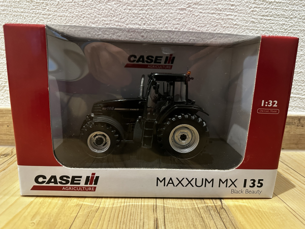 Universal Hobbies 4952 Case IH MX 135 Black Beauty limited edition