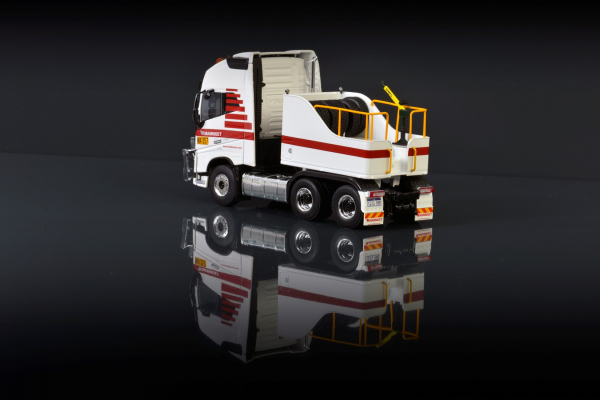 WSI Models 410260 MAMMOET VOLVO FH16 GLOBETROTTER XL WITH BALLASTBOX