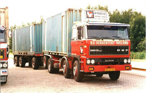 WSI Models 01-3453 VERACHTERT B.V DAF 3300 8X2 TAG AXLE RIGED DRAWBAR CONTAINER COMBI - 7 AXLE + 2X 20FT CONTAINER